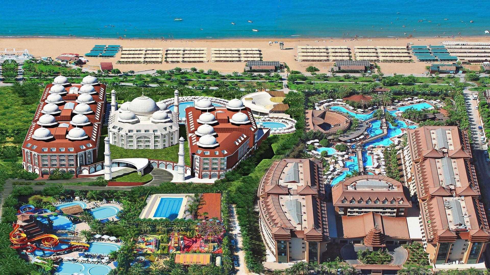 Royal Dragon Hotel Side Exterior foto